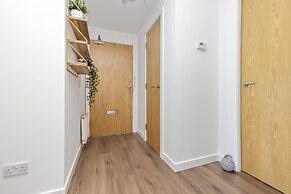 JOIVY Stunning 2-Bed Flat W/ Free Parking