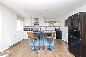 JOIVY Stunning 2-Bed Flat W/ Free Parking