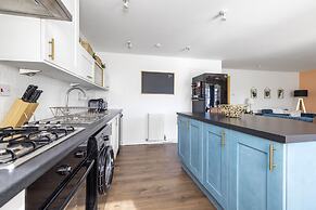 JOIVY Stunning 2-Bed Flat W/ Free Parking