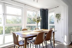 JOIVY Stunning 2-Bed Flat W/ Free Parking