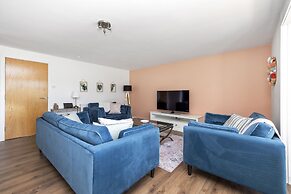 JOIVY Stunning 2-Bed Flat W/ Free Parking