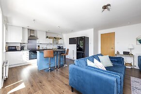JOIVY Stunning 2-Bed Flat W/ Free Parking