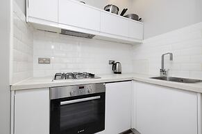 JOIVY 4-Bed Stylish Flat In Edinburgh City Centre
