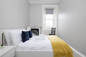 JOIVY 4-Bed Stylish Flat In Edinburgh City Centre