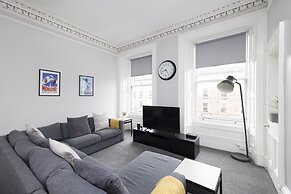 JOIVY 4-Bed Stylish Flat In Edinburgh City Centre