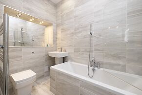 JOIVY 4-Bed Stylish Flat In Edinburgh City Centre