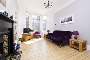 JOIVY Gorgeous 1-Bed Flat With A Shared Garden