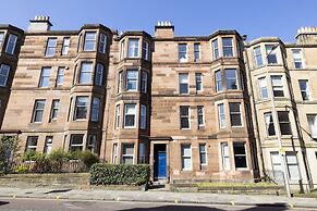 JOIVY Gorgeous 1-Bed Flat With A Shared Garden