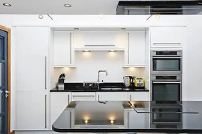 JOIVY Cosy 2-Bed Apt In The Old Town With Mezzanine