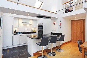 JOIVY Cosy 2-Bed Apt In The Old Town With Mezzanine