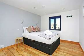 JOIVY Cosy 2-Bed Apt In The Old Town With Mezzanine