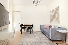 JOIVY Modern flat in City Centre - For up to 3 guests