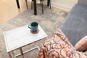 JOIVY Modern flat in City Centre - For up to 3 guests