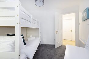 JOIVY Bright 3-Bed Flat Overlooking The Clyde