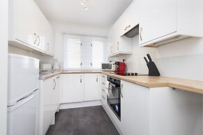 JOIVY Bright 3-Bed Flat Overlooking The Clyde
