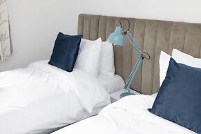 JOIVY Bright 3-Bed Flat Overlooking The Clyde