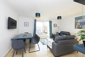 JOIVY Bright 3-Bed Flat Overlooking The Clyde