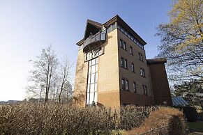 JOIVY Bright 3-Bed Flat Overlooking The Clyde