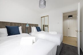 JOIVY Bright 3-Bed Flat Overlooking The Clyde