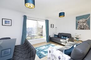 JOIVY Bright 3-Bed Flat Overlooking The Clyde