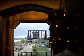 JOIVY Observatory House & Apartment