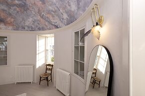 JOIVY Observatory House & Apartment