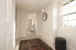 JOIVY Observatory House & Apartment