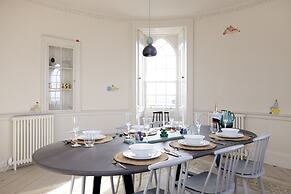 JOIVY Observatory House & Apartment