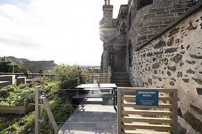 JOIVY Observatory House & Apartment