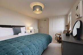 JOIVY Observatory House & Apartment