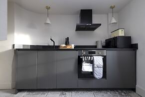 JOIVY Observatory House & Apartment