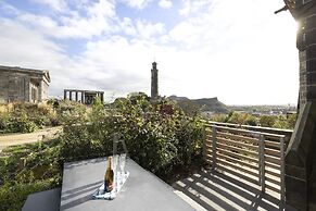 JOIVY Observatory House & Apartment