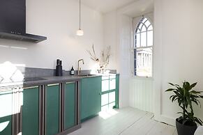 JOIVY Observatory House & Apartment