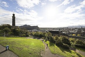 JOIVY Observatory House & Apartment