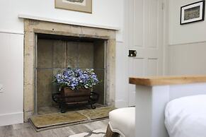 JOIVY Stunning 3 Bed Lodge With Gardens At Gilmerton House