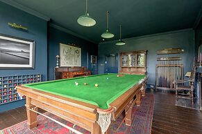 JOIVY Gilmerton House - Historic Scottish Mansion