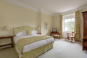 JOIVY Gilmerton House - Historic Scottish Mansion