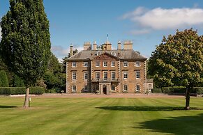 JOIVY Gilmerton House - Historic Scottish Mansion
