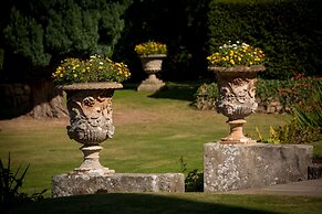 JOIVY Gilmerton House - Historic Scottish Mansion