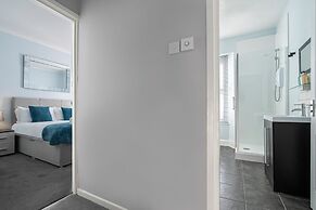 JOIVY Charming 4-Bed House Near The Hoe Park