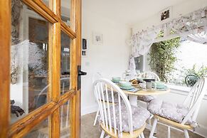 JOIVY The Nest- Cosy Holiday Cottage