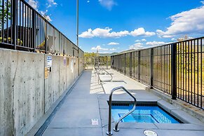 Lake View Ski Chalet