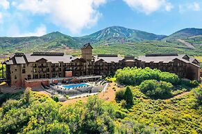 Lake View Ski Chalet