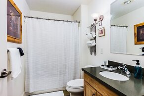 Lake View Ski Chalet