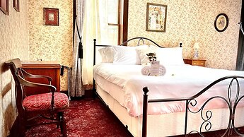 Hotel La More at The Bisbee Inn