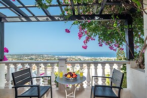 Cozy 3 Bedroom House in Hersonisos