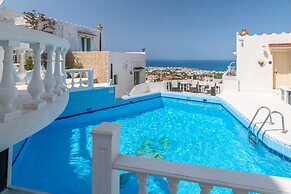 Cozy 3 Bedroom House in Hersonisos