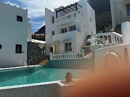Cozy 3 Bedroom House in Hersonisos