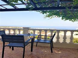 Cozy 3 Bedroom House in Hersonisos