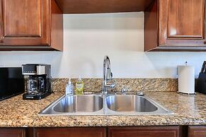 Sunny & Cheerful Near I-10 ~ Queen Beds ~ Parking